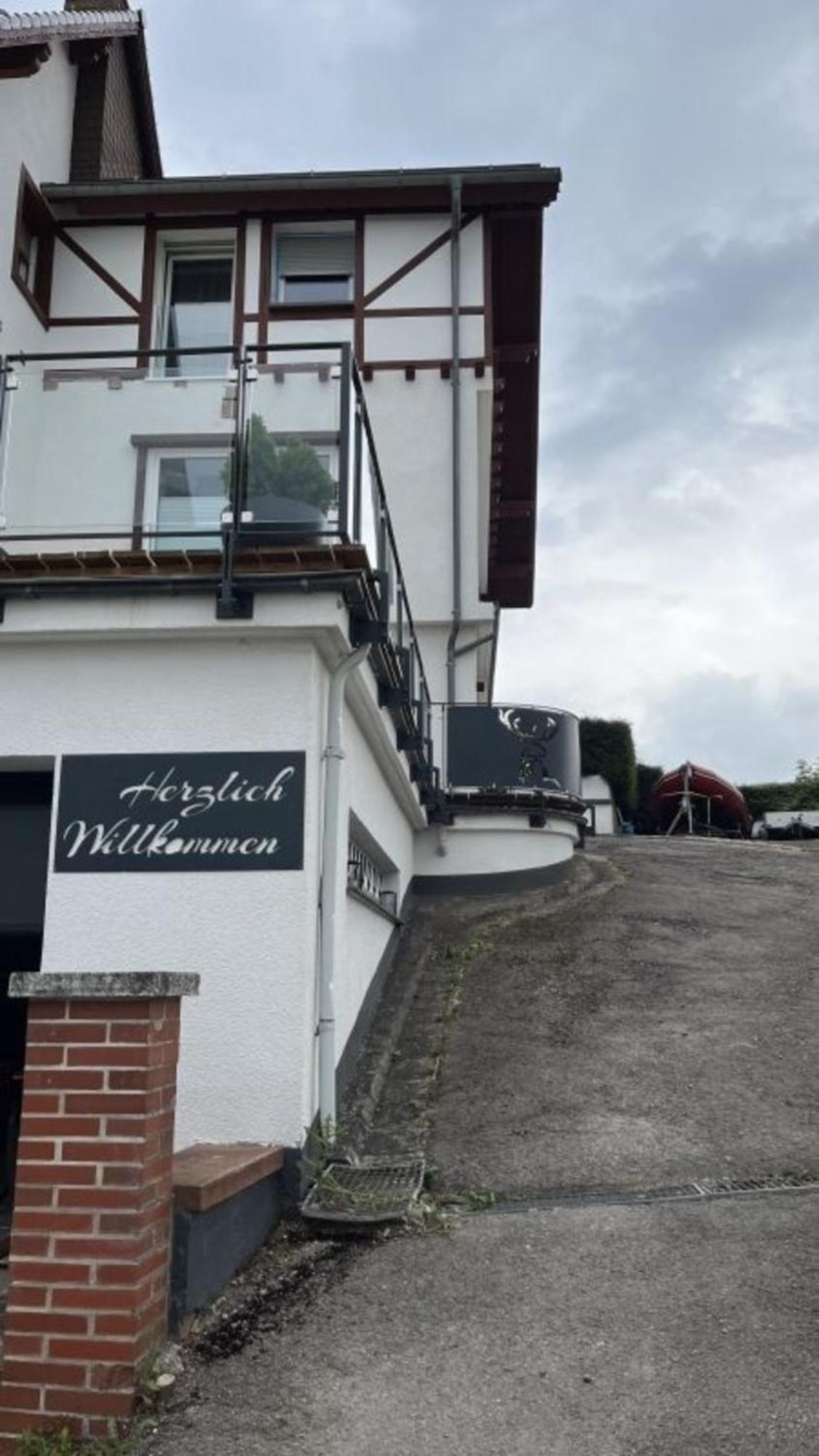 Wellness Appartement Eifelglueck Pelm Eksteriør billede